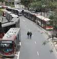 Prefeito de São Paulo aponta greve de ônibus como locaute; entenda  Foto: Fala! Universidades