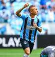 Cebolinha foi autor de dois gols da goleada do Tricolor Gaúcho sobre a Raposa neste domingo (Foto: Lucas Uebel/Grêmio)  Foto: Gazeta Esportiva