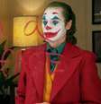 Joaquin Phoenix interpreta Arthur Fleck, comediante que vem a se tornar o Coringa  Foto: Warner Bros / BBC News Brasil
