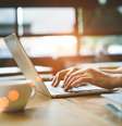 Ambiente de trabalho interfere no modo como trocamos energia  Foto: Champlifezy / iStock