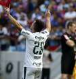 Willian, do Palmeiras, comemora o seu gol em partida contra o Fortaleza  Foto: LC MOREIRA / Estadão Conteúdo
