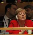 Merkel não chegou a reagir de forma efusiva ao discurso do presidente brasileiro  Foto: Brendan Mcdermid/Reuters / BBC News Brasil