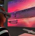 Latam apresentou mudanças em suas aeronaves com óculos de realidade virtual.  Foto: Luiza Leão / Terra