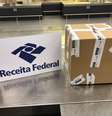 Receita Federal apreende 850 mil euros em uma caixa na Alfândega no Aeroporto Internacional do Galeão  Foto: Divulgação/Receita Federal / Estadão Conteúdo