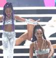 Luara Martins e Iza durante apresentação no Rock in Rio 2019.  Foto: Instagram/@multishow / Estadão Conteúdo