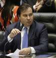 O presidente da Câmara, Rodrigo Maia (DEM-RJ), em sessão extraordinária de discussão e votação de diversos projetos no plenário da Câmara dos Deputados, em Brasília  Foto: DIDA SAMPAIO / Estadão Conteúdo