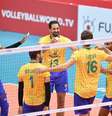 Jogadores do Brasil comemoram quarta vitória e 100% de aproveitamento (Foto: Divulgação/FIVB)  Foto: Gazeta Esportiva
