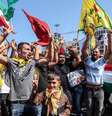Curdos protestam no Líbano contra incursão turca na Síria  Foto: EPA / Ansa - Brasil
