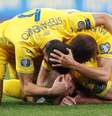 Jogadores da Ucrânia comemoram no final da partida em que o time venceu Portugal por 2 a1, pelo Grupo B das Eliminatórias da Euro 2020, em Kiev. 14/10/2019  REUTERS/Valentyn Ogirenko  Foto: Reuters