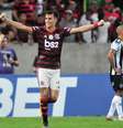 O jogador Reinier do Flamengo comemora gol durante a partida entre Flamengo e Atlético MG  Foto: Wallace Teixeira / Futura Press