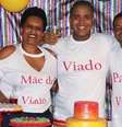 Familiares fazem homenagem a filho homossexual em aniversário.  Foto: Instagram/@perollalee / Estadão