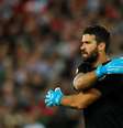 Alisson volta a ter espaço como titular, superando a concorrência de Ederson e Weverton
REUTERS/Phil Noble  Foto: Reuters