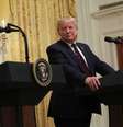 Presidentes dos EUA, Trump, e da Itália, Mattarella, dão entrevista conjunta à imprensa na Casa Branca. REUTERS/Jonathan Ernst   Foto: Reuters