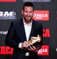 Messi posa com Chuteira de Ouro em Barcelona
16/10/2019 REUTERS/Albert Gea   Foto: Reuters