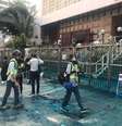 Escadas da mesquita de Kowloon, o local de culto islâmico mais importante de Hong Kong, sujas de tinta azul lançada por canhão de água da polícia
20/10/2019
Jeremy Tam/Civic Party via REUTERS  Foto: Reuters