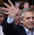Há quase 30 anos atuando nos bastidores do peronismo, Fernández é eleito presidente da Argentina em chapa com Cristina Kirchner  Foto: Getty Images / BBC News Brasil