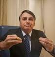 O presidente Jair Bolsonaro, durante transmissão nas redes sociais  Foto: Reprodução/Facebook / Estadão Conteúdo