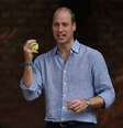 Príncipe William joga críquete durante visita ao Paquistão
18/10/2019 Neil Hall/Pool via REUTERS  Foto: Reuters