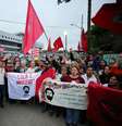 Apoiadores do ex-presidente Lula em frente ao prédio da PF em Curitiba onde ele está preso
07/11/2019
REUTERS/Rodolfo Buhrer  Foto: Reuters
