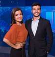 Os jornalistas Matheus Ribeiro, da TV Anhanguera, e Larissa Pereira, da afiliada da Globo na Paraíba.   Foto: Instagram/@matheusribeirotv / Estadão