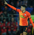 Taison ainda chegou a ser expulso após mostrar o dedo do meio para a torcida adversária (Foto: Reprodução/Twitter)  Foto: Gazeta Esportiva