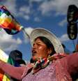 Movimentos sociais leais a Evo Morales exigem a renúncia imediata da presidente interina Jeanine Áñez  Foto: Reuters / BBC News Brasil