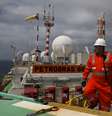 Trabalhador em plataforma da Petrobras na Bacia de Santos, RJ 
05/09/2018
REUTERS/Pilar Olivares  Foto: Reuters