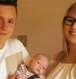 Jamie Heavens com sua esposa e filho  Foto: JAMIE HEAVENS / BBC News Brasil