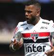 Daniel Alves não esconde que torcerá pelo Flamengo (Foto: Rubens Chiri/São Paulo)  Foto: Gazeta Esportiva