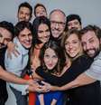 Porta dos Fundos - Um dos maiores canais do YouTube no País, o Porta dos Fundos se firmou fora do mundo virtual, com programas de televisão, um filme e, é claro, um livro. O Porta dos Fundos é um livro que apresenta uma série de roteiros de esquetes gravados no canal, além de curiosidades sobre os integrantes, como Fábio Porchat e Gregório Duvivier  Foto: Reprodução / YouTube / Estadão Conteúdo