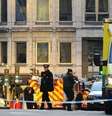 Área isolada pela polícia britânica em ataque a faca  Foto: AFP / BBC News Brasil