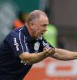 Mano Menezes tem sofrido com as críticas da torcida (Foto: Divulgação/SEP)  Foto: Gazeta Esportiva