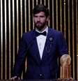 Alisson ganha Bola de Ouro.  Foto: Christian Hartmann / Reuters