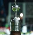 Troféu entregue ao campeão da Copa Libertadores  Foto: Divulgação/Conmebol / Estadão Conteúdo