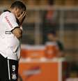Com Ronaldo em campo, Corinthians foi eliminado pelo surpreendente Tolima na pré-Libertadores de 2011  Foto: Marcelo Ferrelli / Gazeta Press