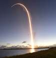 O foguete decolou com o nascer do sol  Foto: Reuters / BBC News Brasil