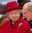 Rainha Elizabeth ao lado do marido, príncipe Philip, em Londres
25/04/2012
REUTERS/Paul Hackett  Foto: Reuters