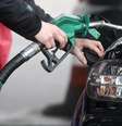 Política de preços para a gasolina e o diesel no Brasil é de acompanhar a cotação internacional do barril de petróleo  Foto: PA / BBC News Brasil