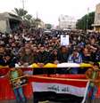 Apoiadores do clérigo Moqtada al-Sadr se reúnem perto de sua residência, em Najaf, no Iraque
07/`12/2019
REUTERS/Alaa al-Marjani  Foto: Reuters