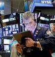 Operadores na Bolsa de Nova York. 08/01/2020. REUTERS/Brendan McDermid  Foto: Reuters