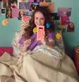 Larissa Manoela irá interpretar uma digital influencer viciada em redes sociais  Foto: Netflix / Reprodução / Estadão