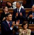 Sánchez aplaude juntamente com outros parlamentares após ser confirmado primeiro-ministro em votação
07/01/2020
REUTERS/Stringer  Foto: Reuters