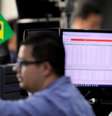 Operadores de mercado financeiro trabalham durante sessão da B3, em São Paulo. 29/10/2018. REUTERS/Paulo Whitaker   Foto: Reuters