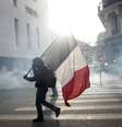 Protesto contra a reforma da Previdência em Paris, na França  Foto: EPA / Ansa - Brasil