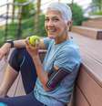 Fazer exercícios e ter uma dieta equilibrada reduz o risco de aparecimento de doenças cardiovasculares, câncer e diabetes  Foto: Getty Images / BBC News Brasil