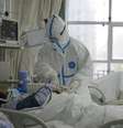 Membro da equipe médica do Hospital Central de Wuhan trata paciente
23/01/2020
Hospital Central de Wuhan via WEIBO/Divulgação via REUTERS  Foto: Reuters