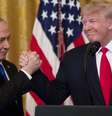 Anúncio de plano de paz ocorre enquanto Trump e Netanyahu enfrentam tentativas de tirá-los do poder  Foto: AFP / BBC News Brasil