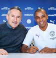 Fernandinho renovou seu contrato com o Manchester City por mais uma temporada (Foto: Divulgação)  Foto: Gazeta Esportiva