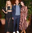 A estilista Erica Pelosini, o designer Alexandre Birman e a estrela Demi Moore no almoço em Los Angeles  Foto: Divulgação