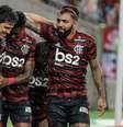 Pedro, Bruno Henrique e Gabigol comemoram gol sobre o Resende.  Foto: Rudy Trindade / Frame Photo / Estadão Conteúdo